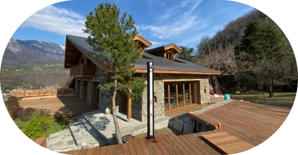 Travaux de menuiserie en bois avec des designs complexes